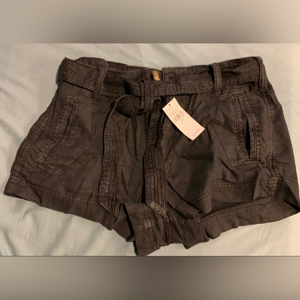 American Eagle High-Rise Linen Blend Shorts - Size 6